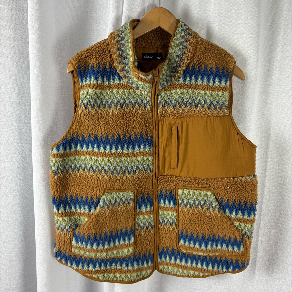 Akaiv‎ Southwest sherpa fleece vest brown aztec pattern with pockets GUC